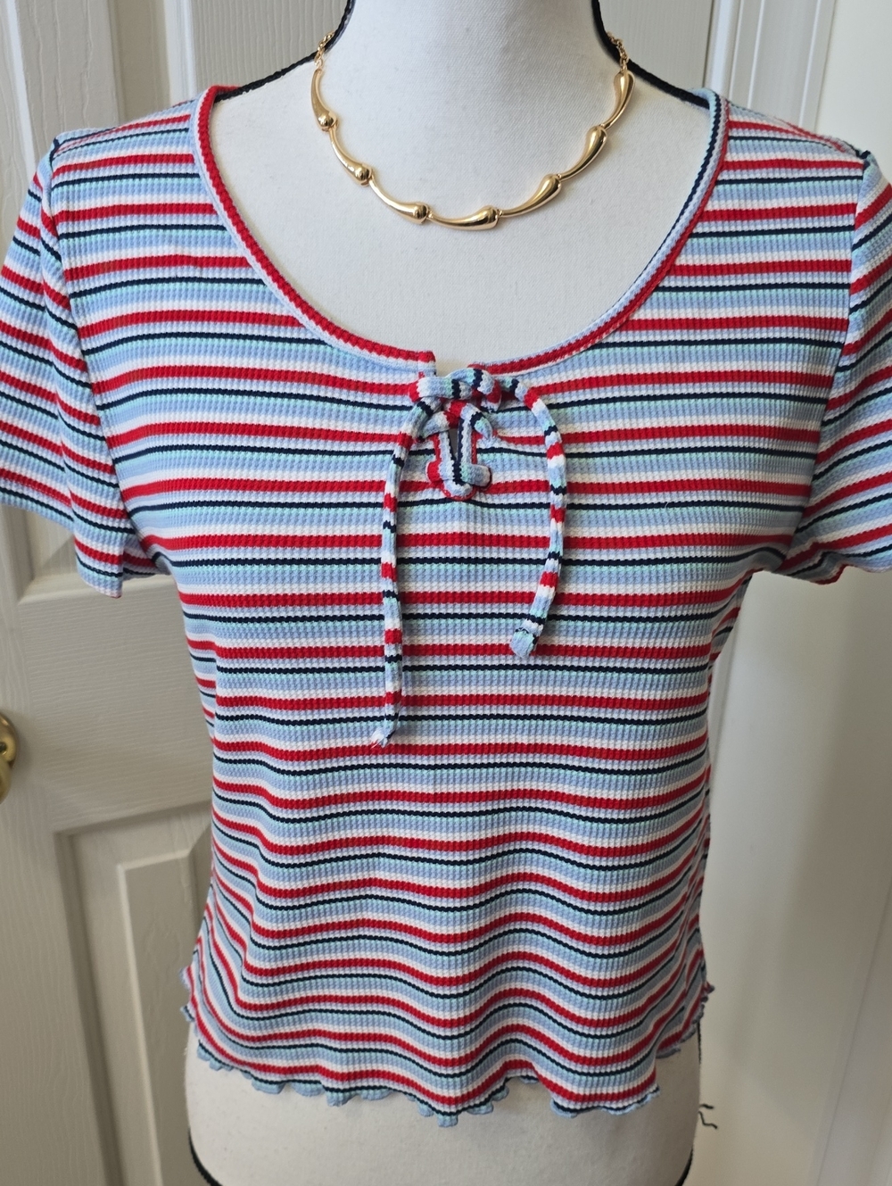SO BRAND WOMEN'S JUNIOR PLUS SIZE RED AND BLUE STRIPED TOP SIZE XXL
